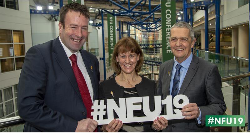 NFU Officeholders with NFU19 sign_61105