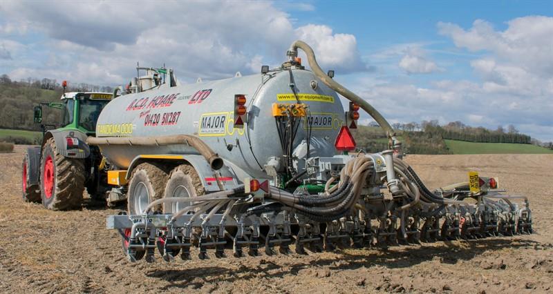 Injectable slurry spreader