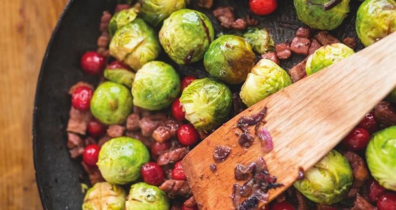 Brussel sprouts with Applewood smoked bacon, cranberries and red wine_69700