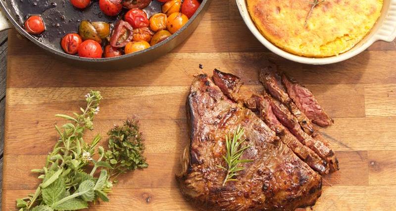 Bavette steak with roasted squash cornbread and tomatoes_69346