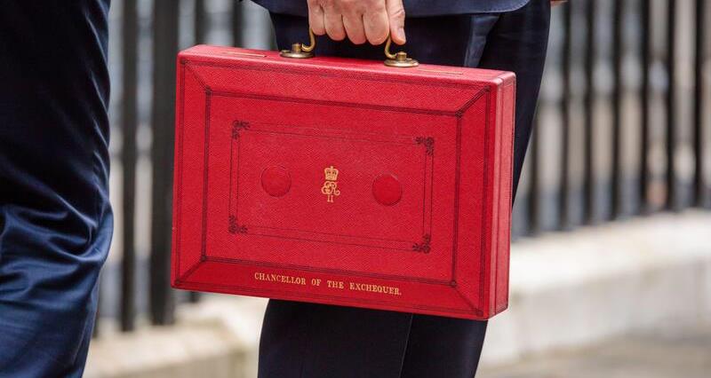 Jeremy Hunt holding a red dispatch box