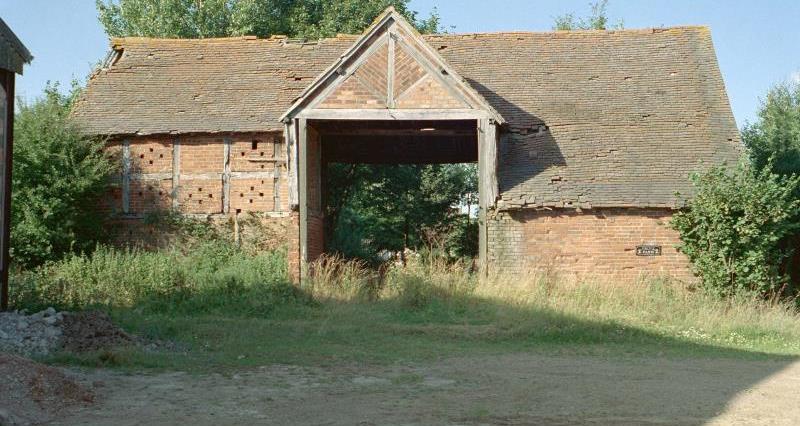A Grade II listed barn_25189