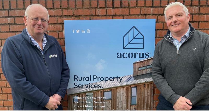 A photo of NFU Commercial & Investment Director Ken Sutherland with Acorus Managing Director James Whilding.