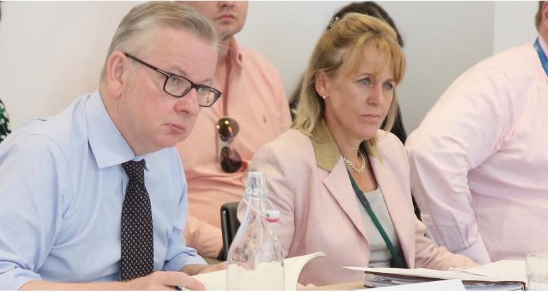 minette batters and michael gove at agricultural drought summit 1 aug 2018_56488