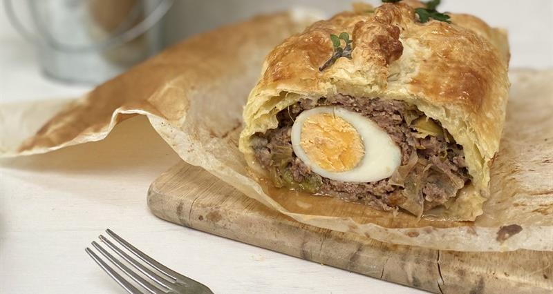 Beef and egg picnic pie